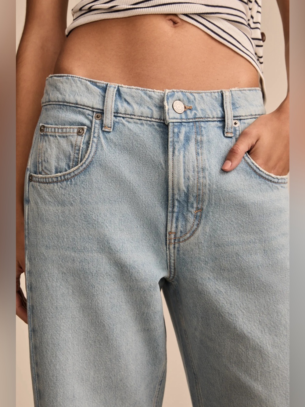 Lucky Brand Distressed High Rise Barrel-Leg Jeans •        Size 10/30 NWT - Picture 7 of 11